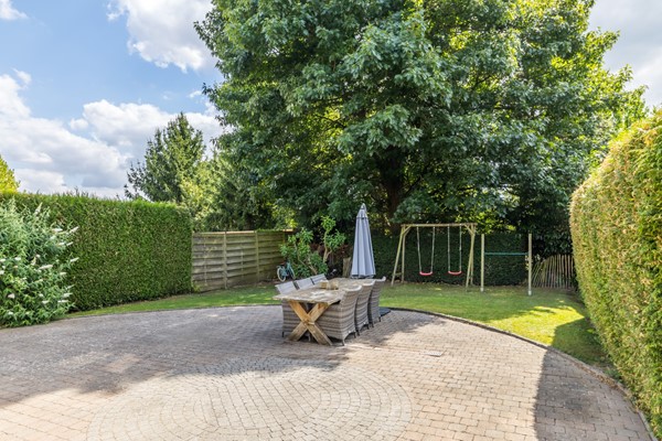 Foto - Te koop: Instapklare gemoderniseerde twee- onder- één kap woning uit 1969 met 144m2 wonen op een perceel van 391 m2 met een energielabel A in Simpelveld